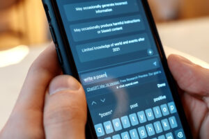 Chat con inteligencia artificial mejorando la atención médica hospitalaria